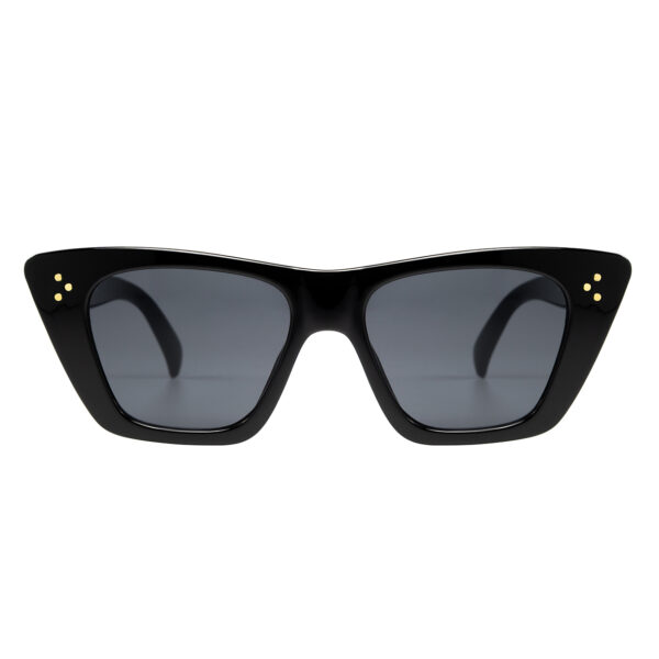 Czarne okulary przeciwsłoneczne w stylu kocie oko